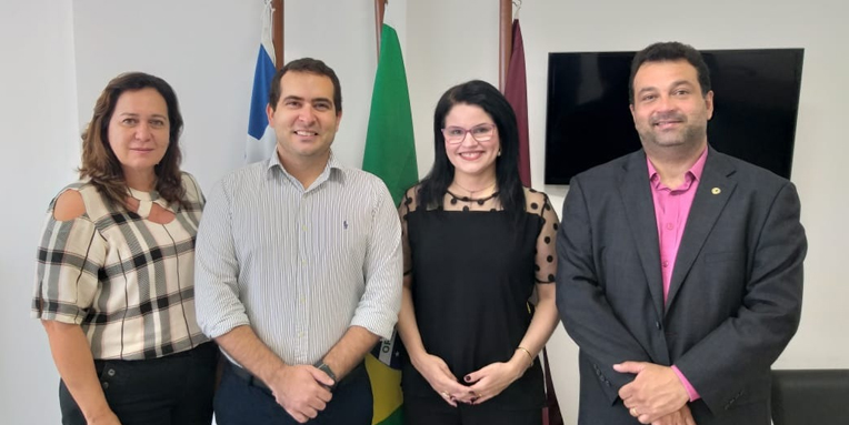 Read more about the article Parlamentar recebeu Presidente do CRO-MA, Dr. Rafael Nunes e integrantes da comissão de Odontologia Hospitalar e PNE